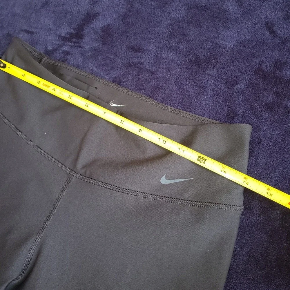 Nike Dri Fit Women's Training Capri Tight Leggings Size Medium Black & Pink‎